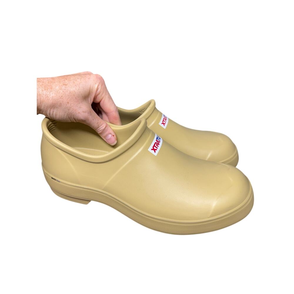 NWOT Xtratuf Women’s Legacy Clog Size 8
Dessert Tan